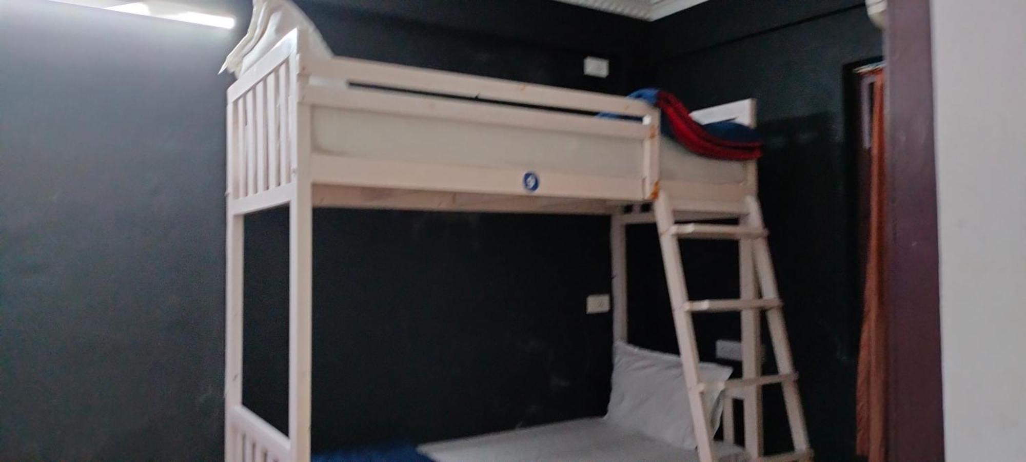 Xhostel Hostel Kochi Екстер'єр фото