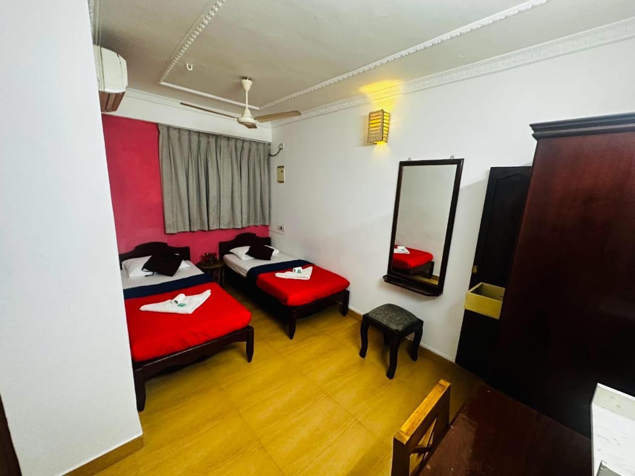 Xhostel Hostel Kochi Екстер'єр фото